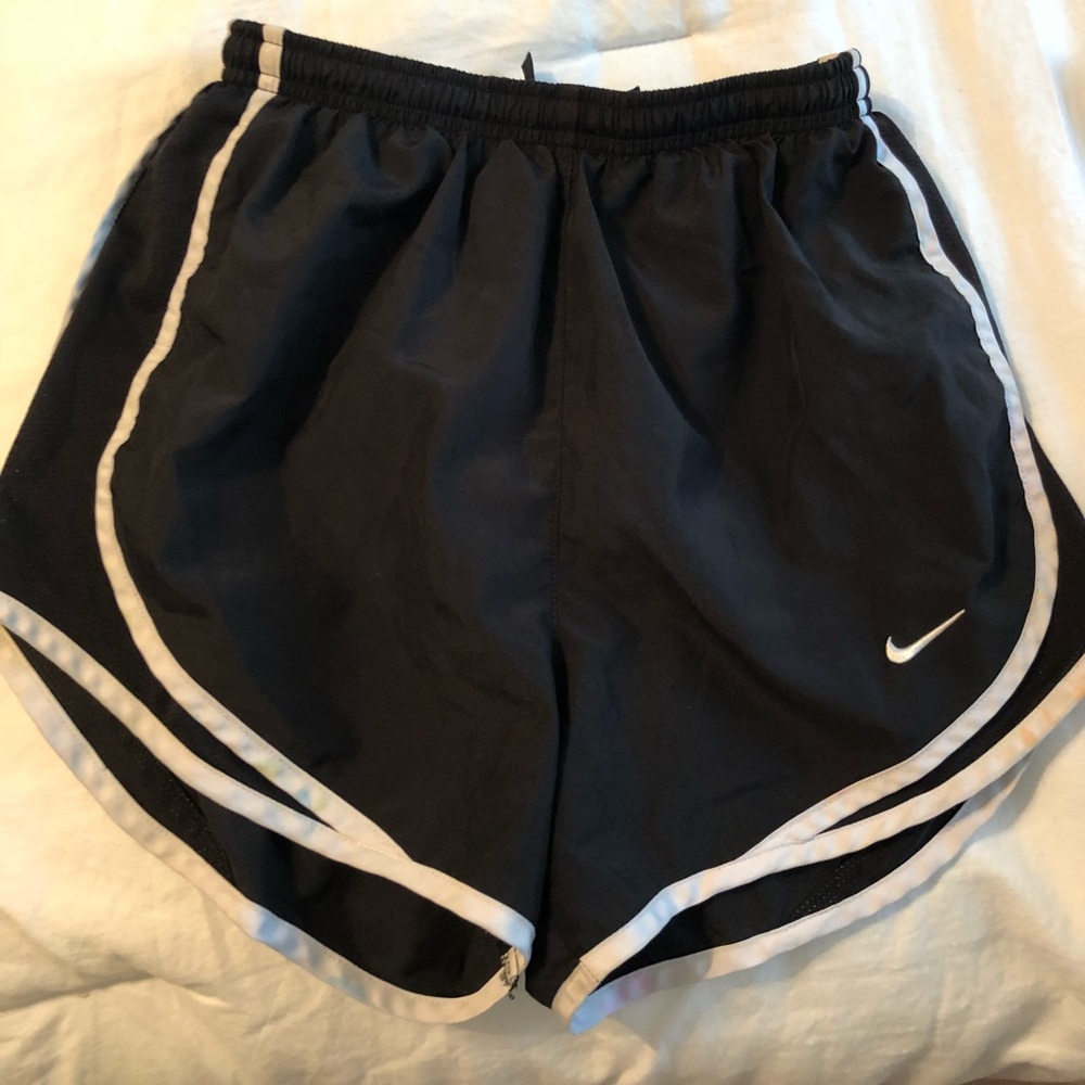 black nike shorts XS
